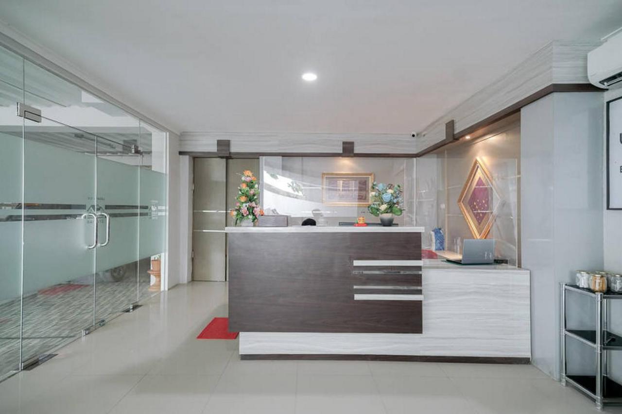 Urbanview Hotel Bari Syariah Palembang By Reddoorz מראה חיצוני תמונה